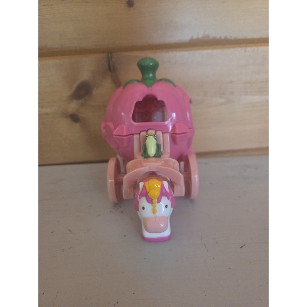 Pippa's Princess Carriage Push Along Sounds Figure Magic Mirror WOW Toys